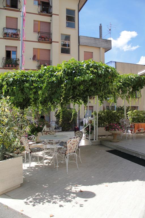 Hotel Saturno Chianciano Terme Exterior foto