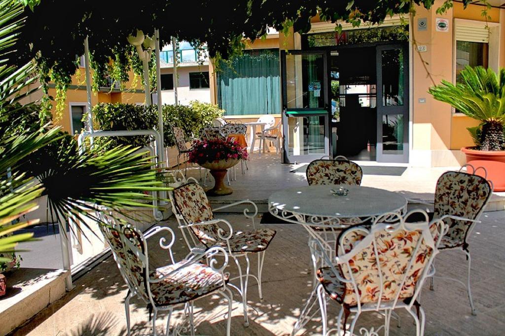 Hotel Saturno Chianciano Terme Exterior foto