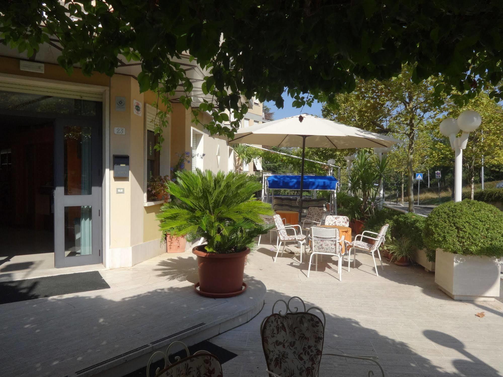 Hotel Saturno Chianciano Terme Exterior foto
